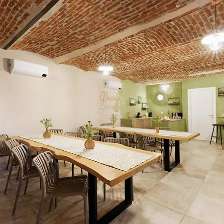 Al Campo Del Nocciolo - *